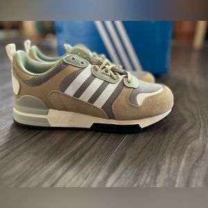 Brand new in box Adidas ZX 700 HD